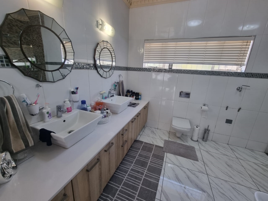 3 Bedroom Property for Sale in Lindequesdrif North West